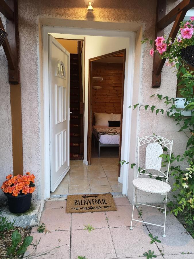 Apartamento Launie Lea Eyzerac Exterior foto
