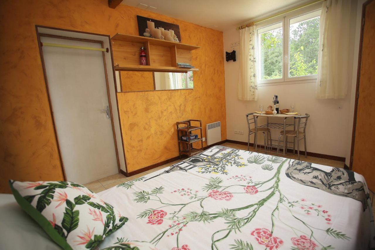 Apartamento Launie Lea Eyzerac Exterior foto